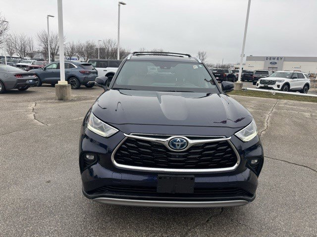 Used 2022 Toyota Highlander Platinum image 2