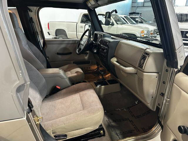 Used 2004 Jeep Wrangler Rubicon w/ Dual Top Group image 20