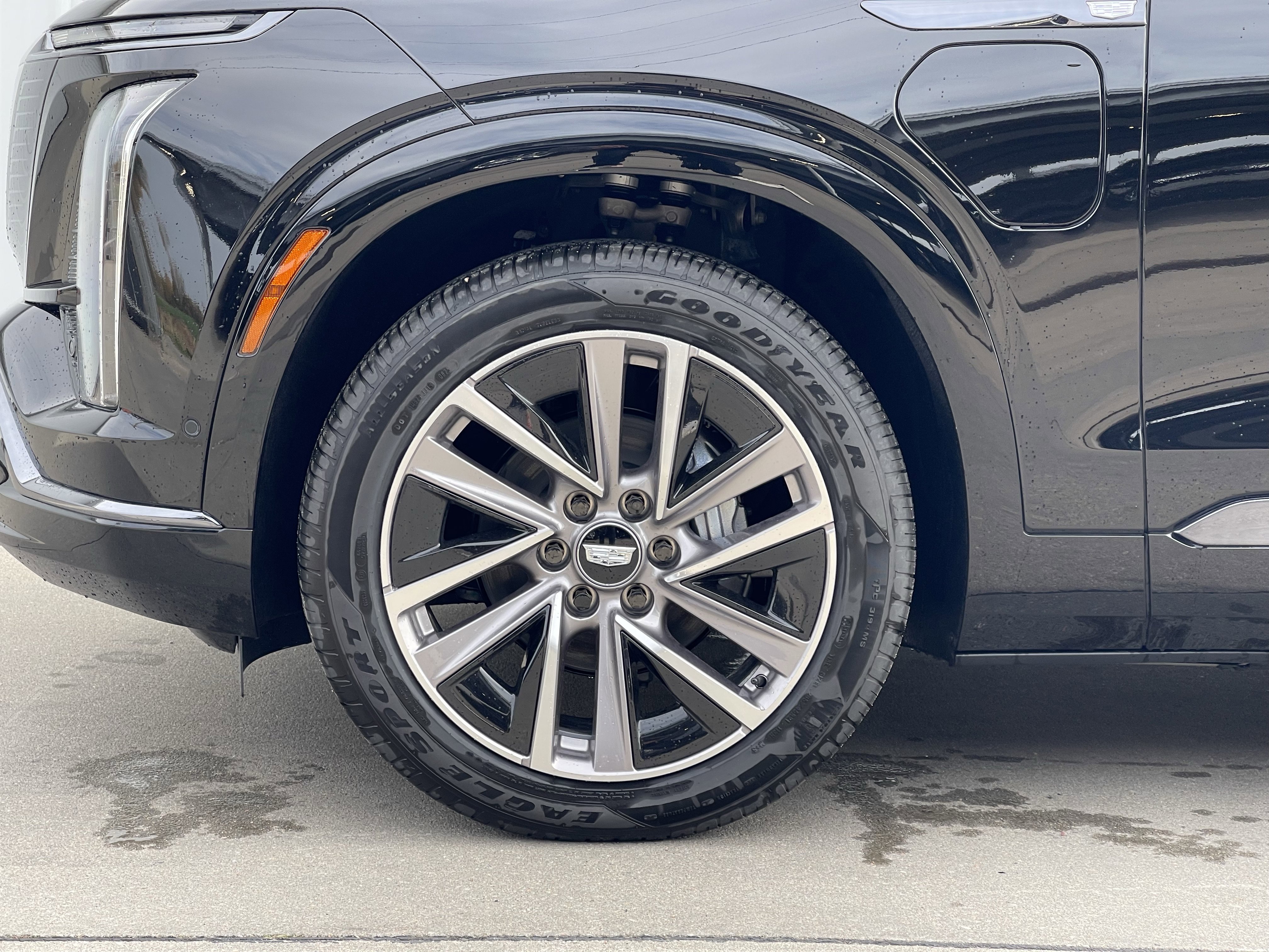 New 2026 Cadillac Vistiq Sport w/ LPO, Floor Liner Package image 23