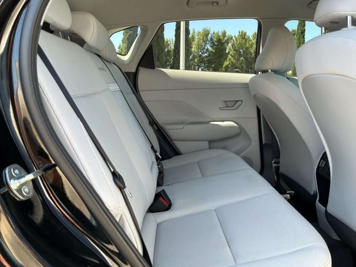 Used 2025 Hyundai Kona SEL FWD image 18