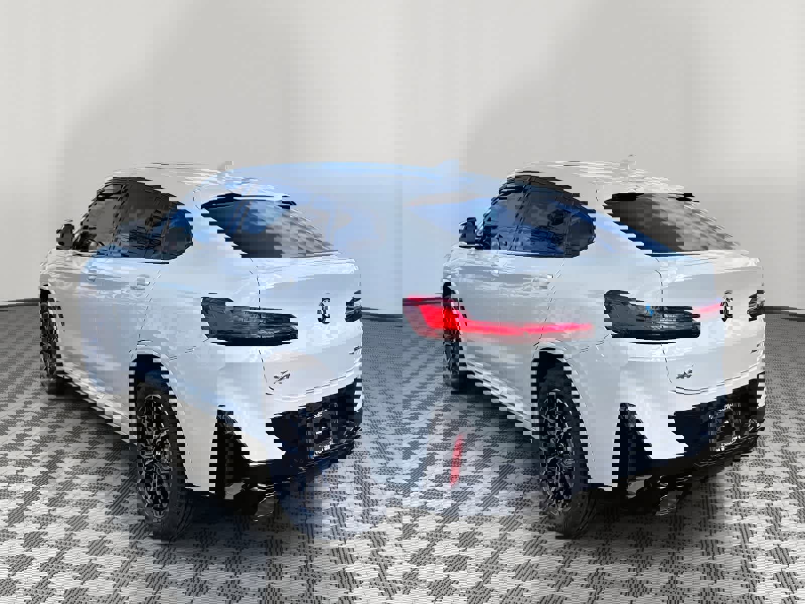 Certified 2023 BMW X4 xDrive30i w/ M Sport Package image 5