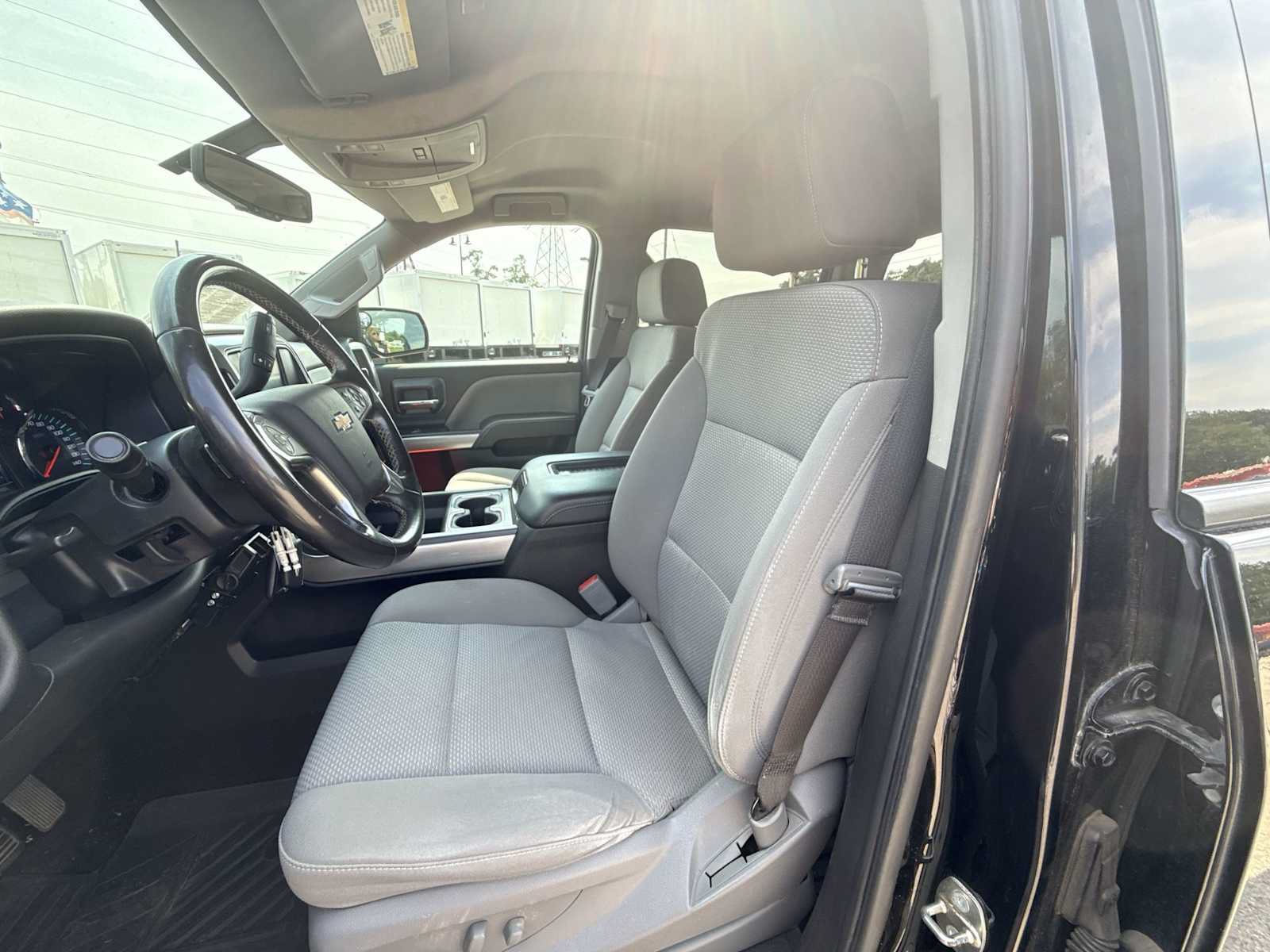 Used 2018 Chevrolet Silverado 1500 LT w/ Texas Edition AWD/4WD image 17
