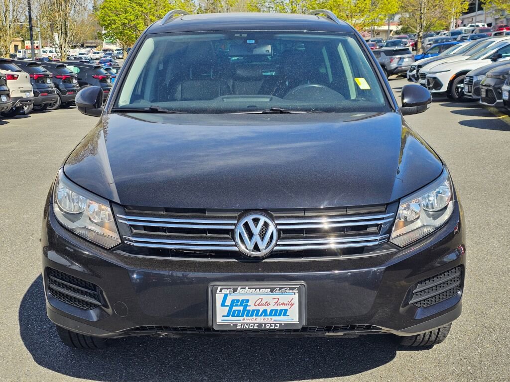 Used 2017 Volkswagen Tiguan Wolfsburg Edition AWD/4WD image 2