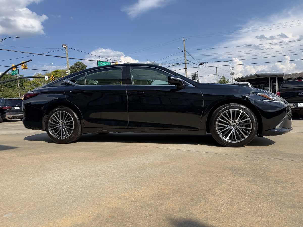 Used 2023 Lexus ES 350 w/ Premium Package FWD image 6