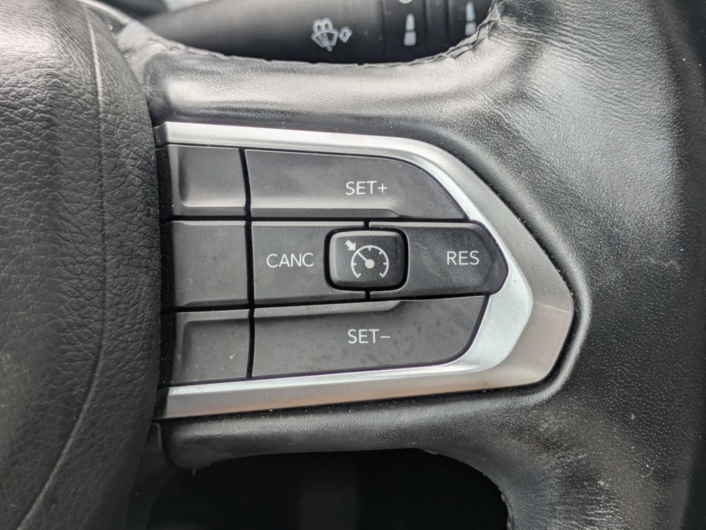 Used 2022 Jeep Compass Latitude w/ Sun and Sound Group AWD/4WD image 28
