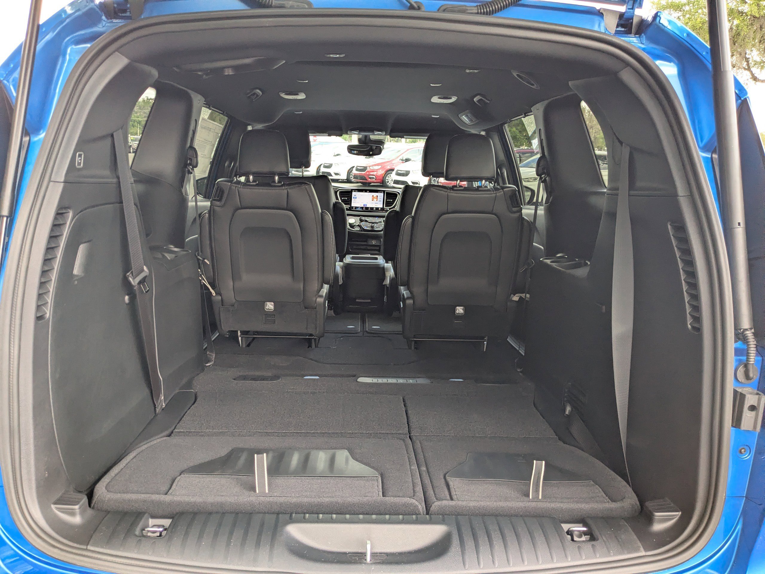 New 2026 Chrysler Pacifica Select FWD image 12