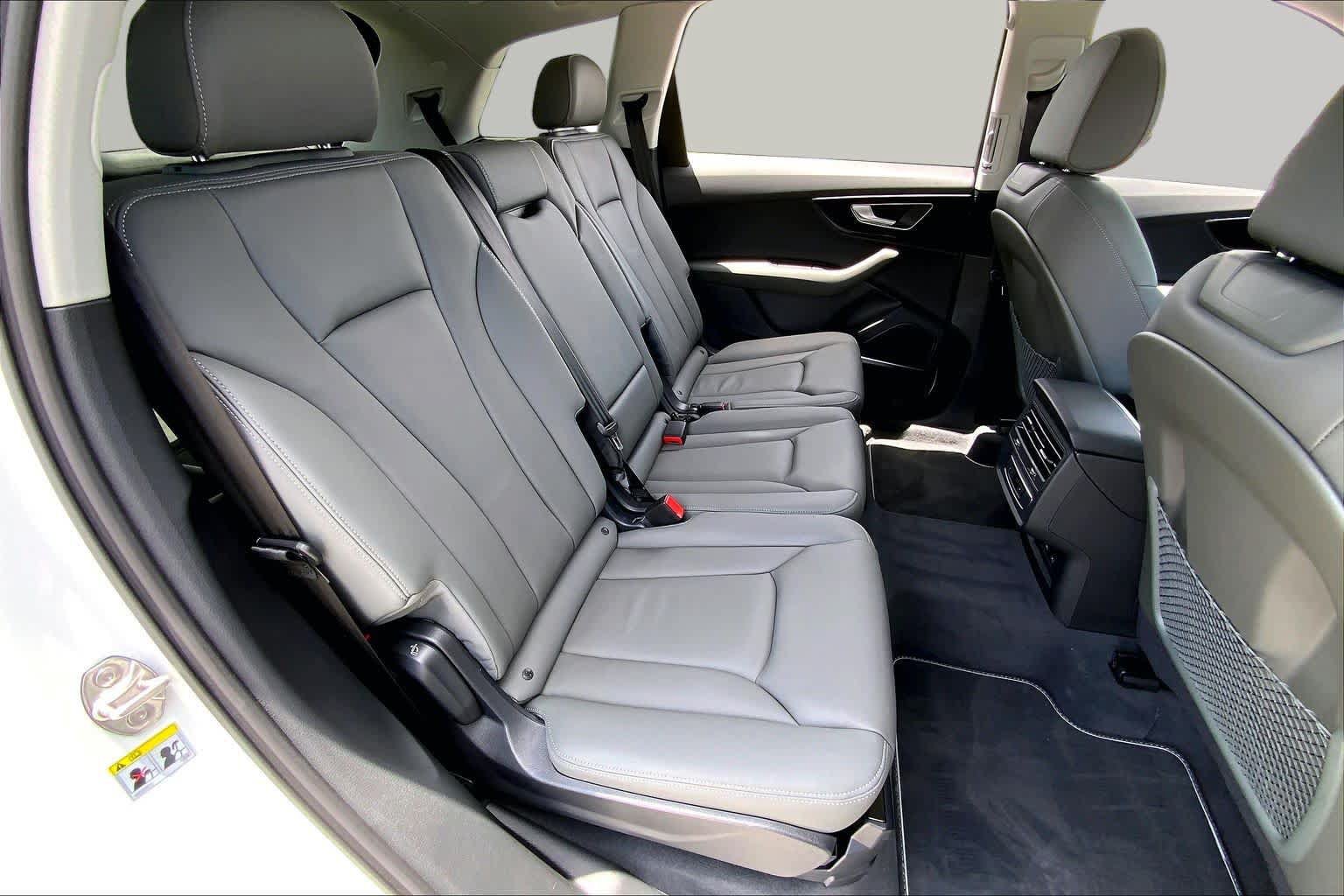 Used 2026 Audi Q7 3.0T Premium w/ Convenience Plus Package AWD/4WD image 19