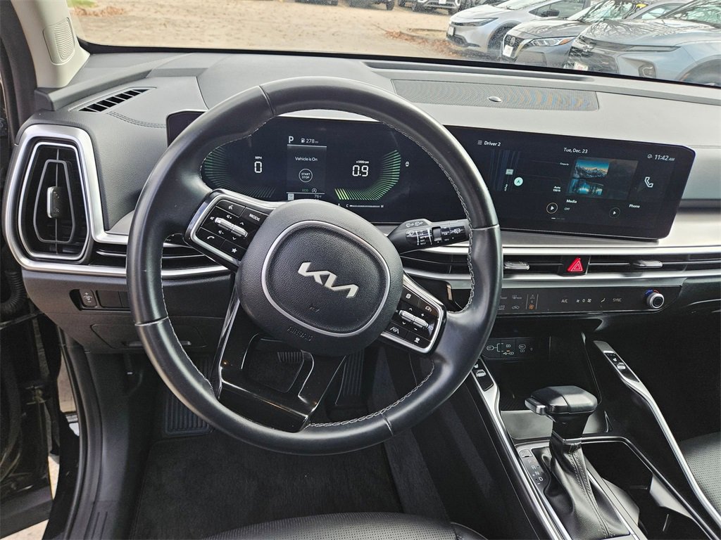 Used 2024 Kia Sorento S image 16