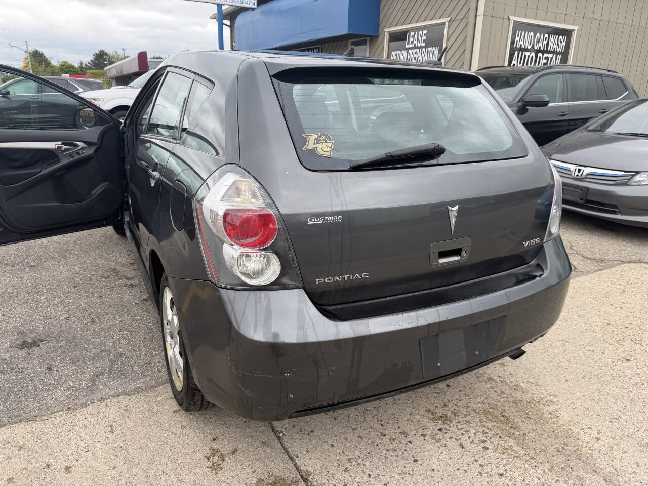 Used 2009 Pontiac Vibe w/ Preferred Package FWD image 14
