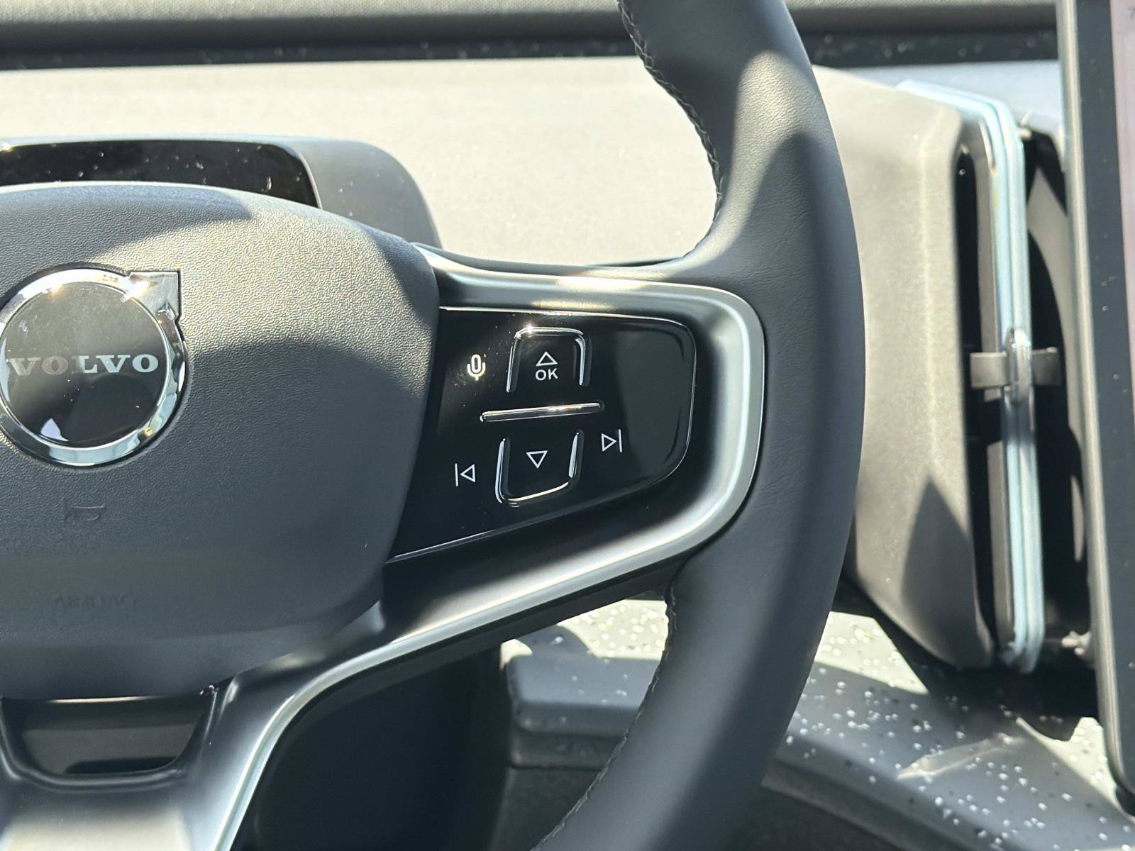 New 2026 Volvo EX30 Ultra AWD/4WD image 9