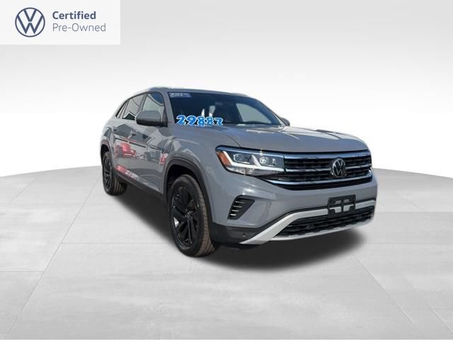 Certified 2022 Volkswagen Atlas Cross Sport SE w/ Panoramic Sunroof Package image 1