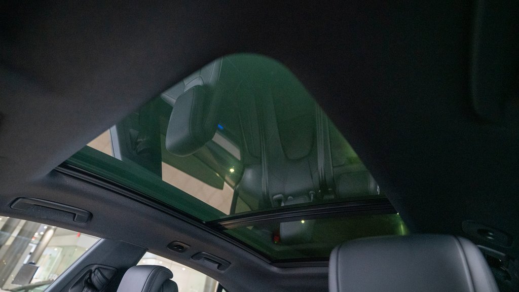 New 2024 Porsche Macan 4 Electric image 20