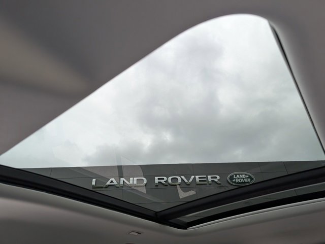 New 2025 Land Rover Defender 110 S image 21