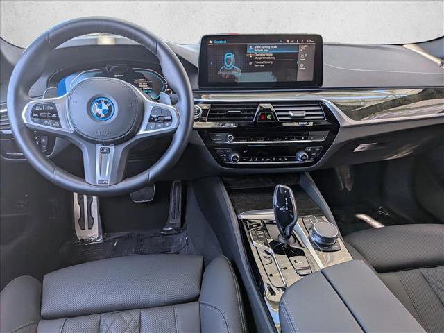 Used 2023 BMW 530e w/ M Sport Package image 19