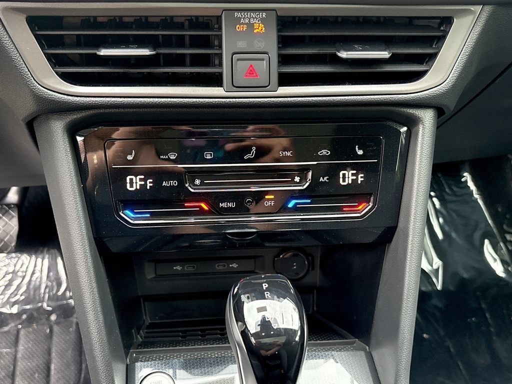 New 2026 Volkswagen Taos SE AWD/4WD image 17