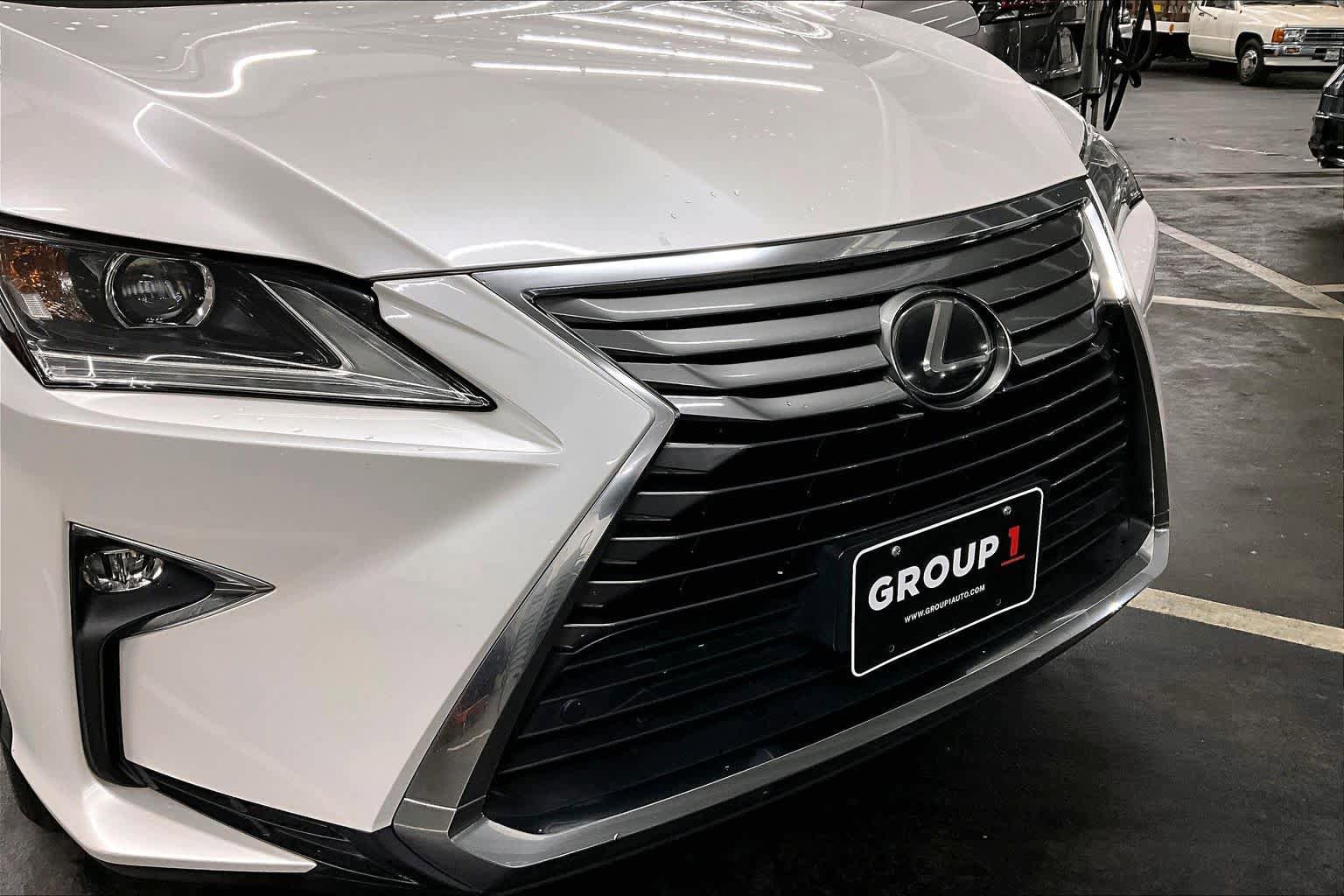 Used 2018 Lexus RX 350L FWD w/ Accessory Package image 29