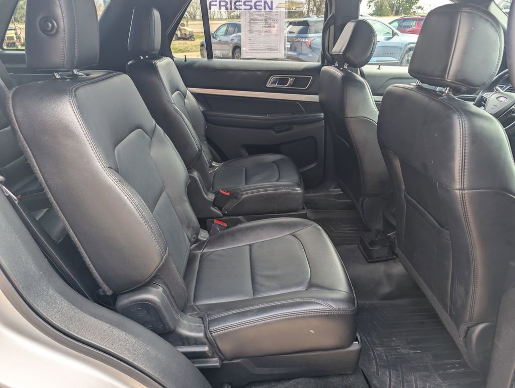 Used 2017 Ford Explorer XLT w/ Equipment Group 202A image 22