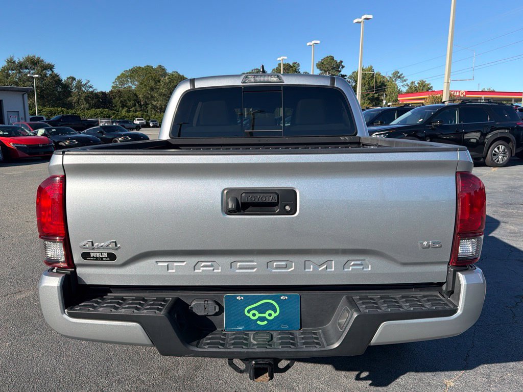 Used 2023 Toyota Tacoma SR5 w/ Technology Package AWD/4WD image 5