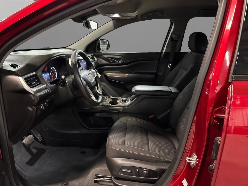 Used 2023 GMC Acadia SLE w/ Driver Convenience Package image 9