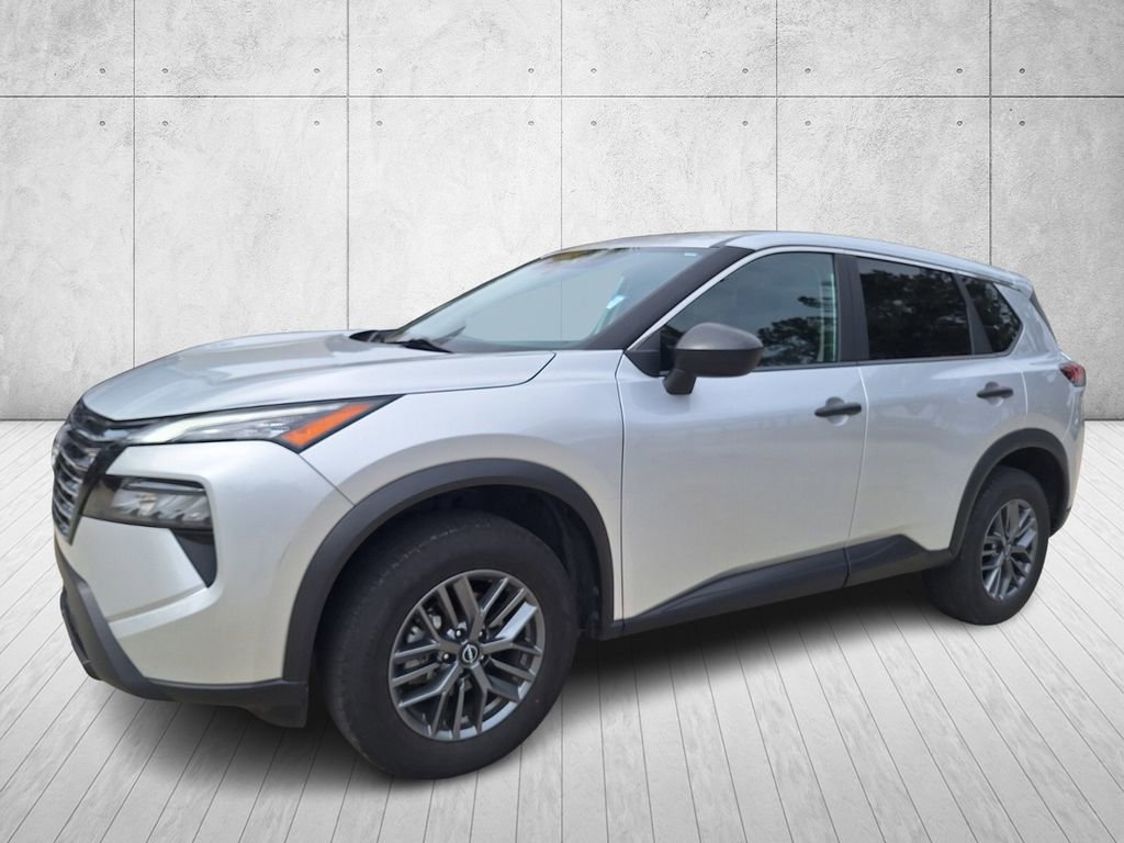 Used 2024 Nissan Rogue S image 9