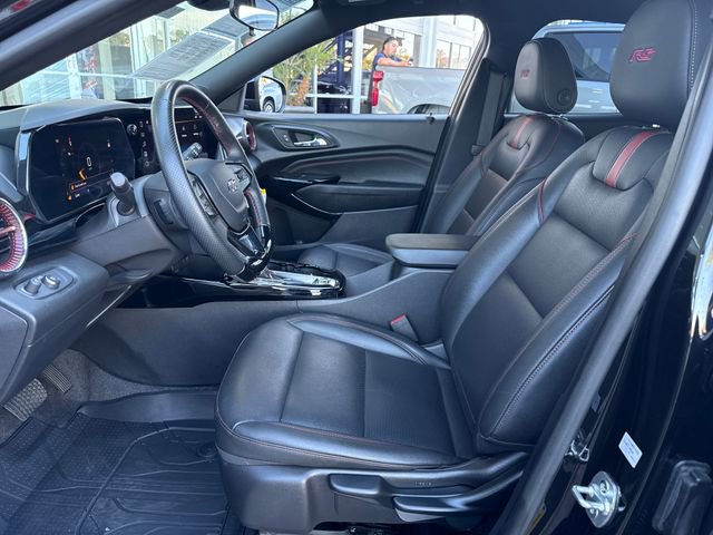 Certified 2025 Chevrolet Trax RS FWD image 9