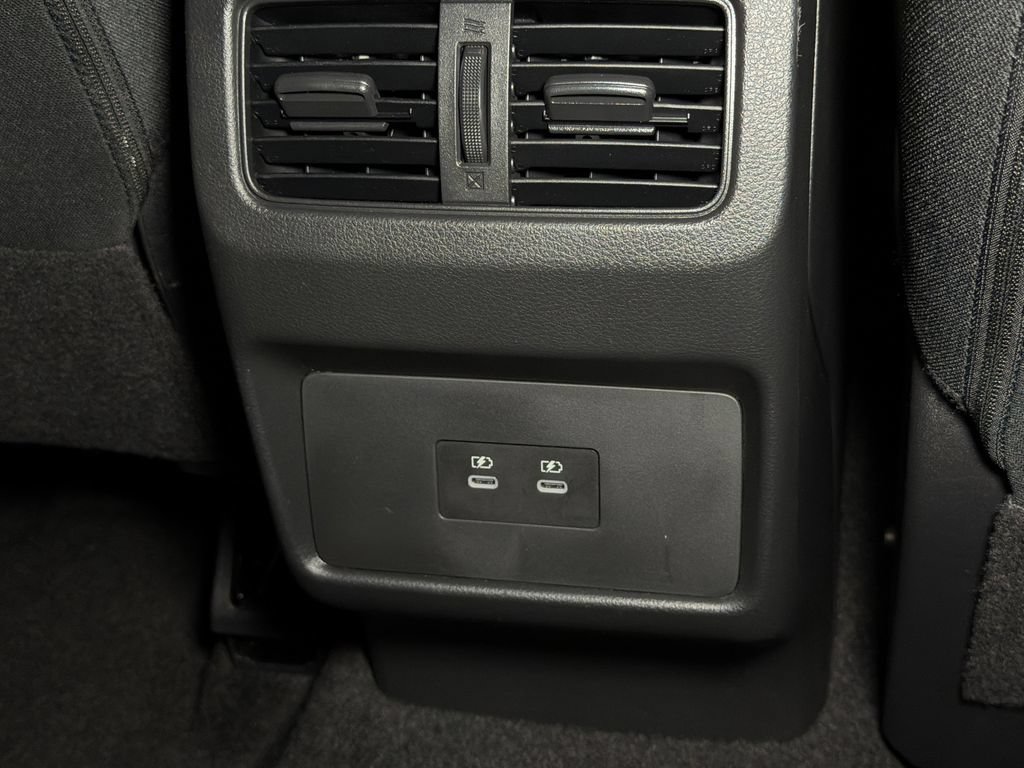 Used 2025 Nissan Rogue SV AWD/4WD image 16