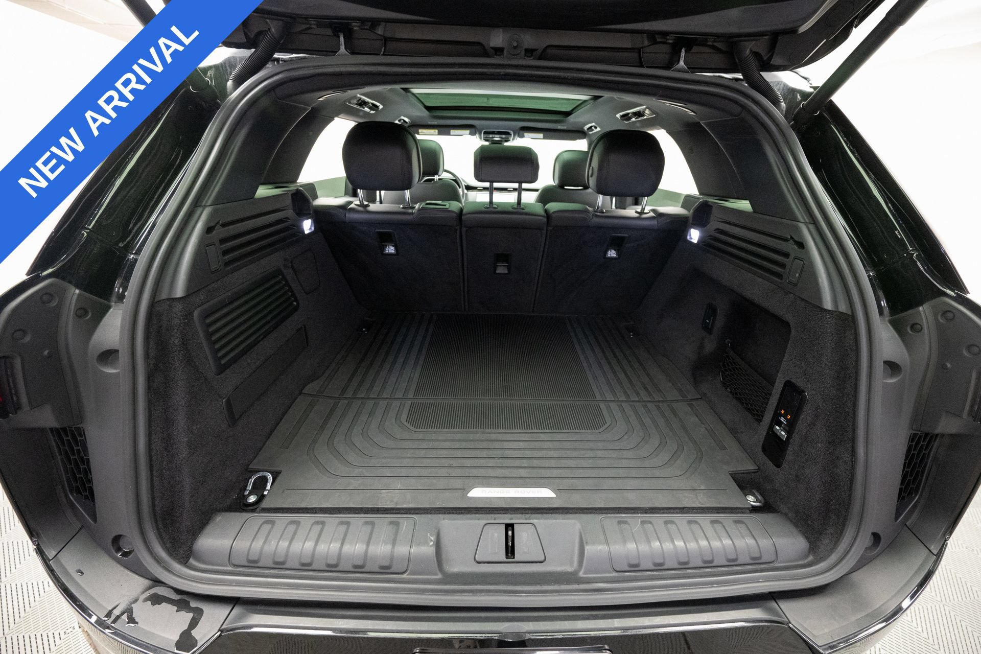 Used 2024 Land Rover Range Rover Sport Dynamic SE AWD/4WD image 35