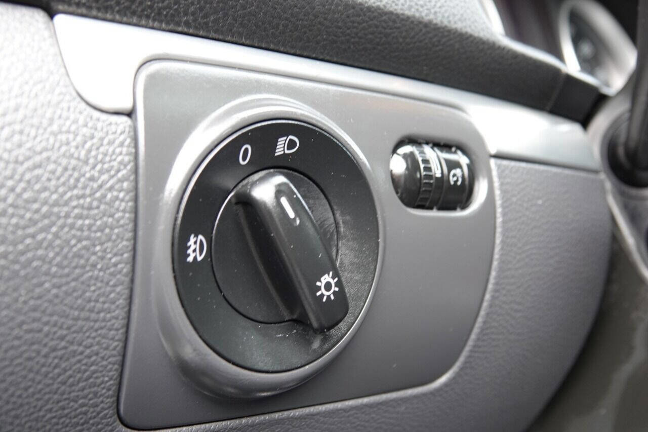 Used 2007 Volkswagen GTI 4-Door image 87