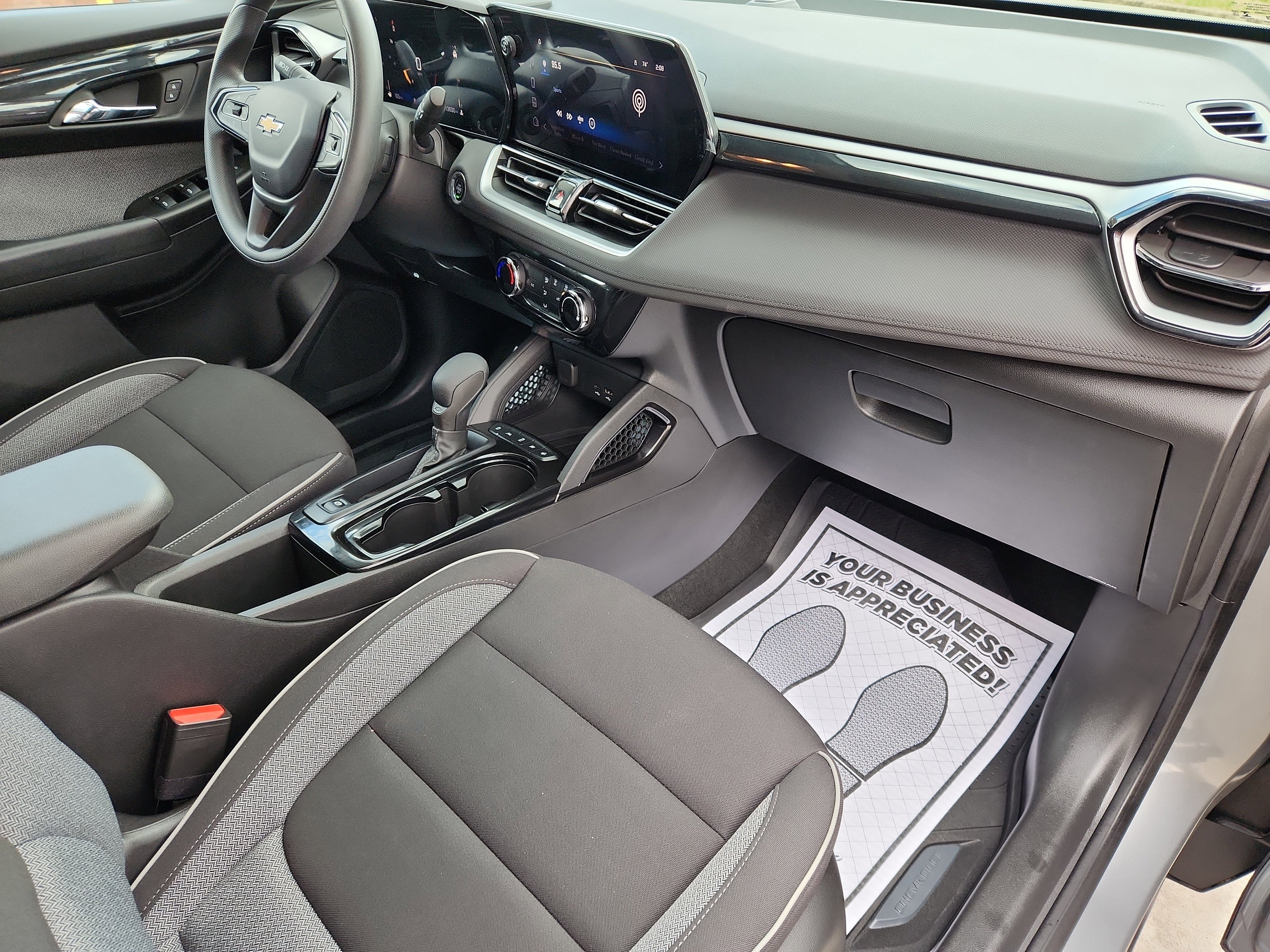 Used 2024 Chevrolet TrailBlazer LT w/ Driver Confidence Package image 42