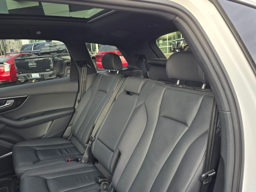 Used 2025 Audi Q7 3.0T Premium Plus image 17