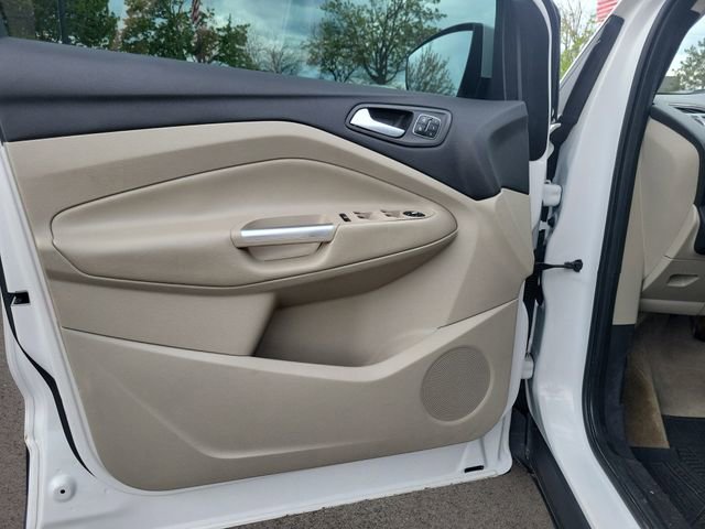 Used 2014 Ford Escape Titanium w/ Equipment Group 401A FWD image 10