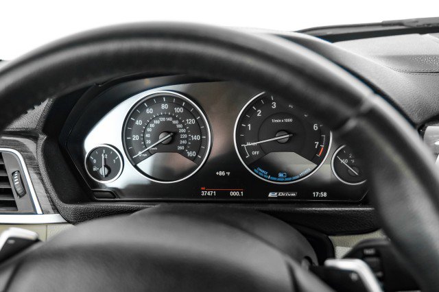 Used 2018 BMW 330e image 17