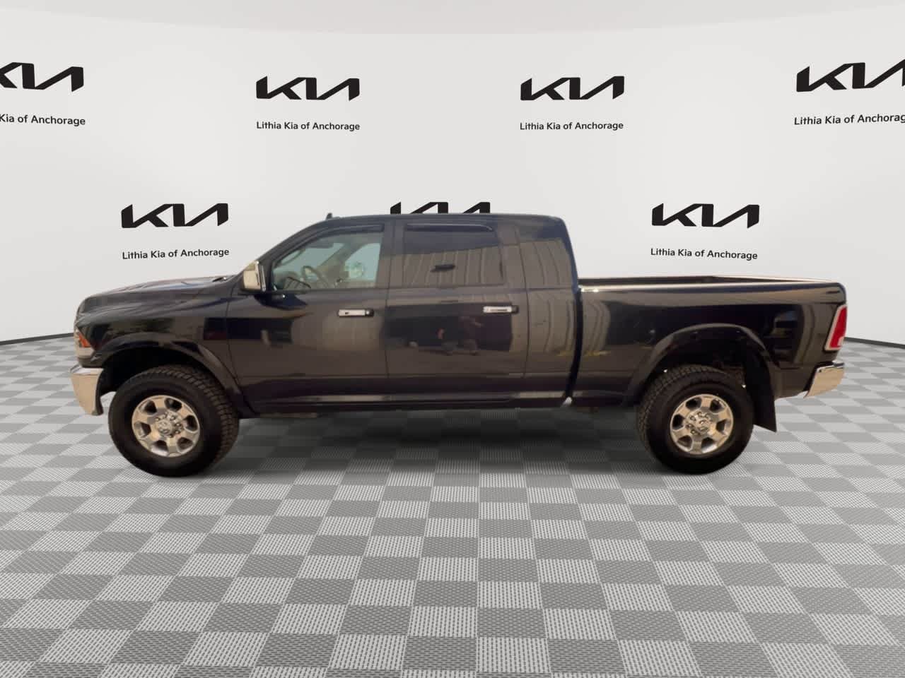 Used 2018 RAM 2500 Laramie w/ Cold Weather Group AWD/4WD image 5