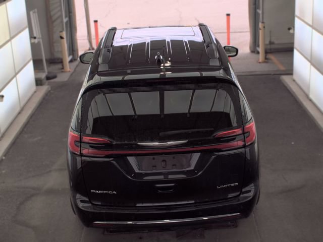 Used 2023 Chrysler Pacifica Limited FWD image 8