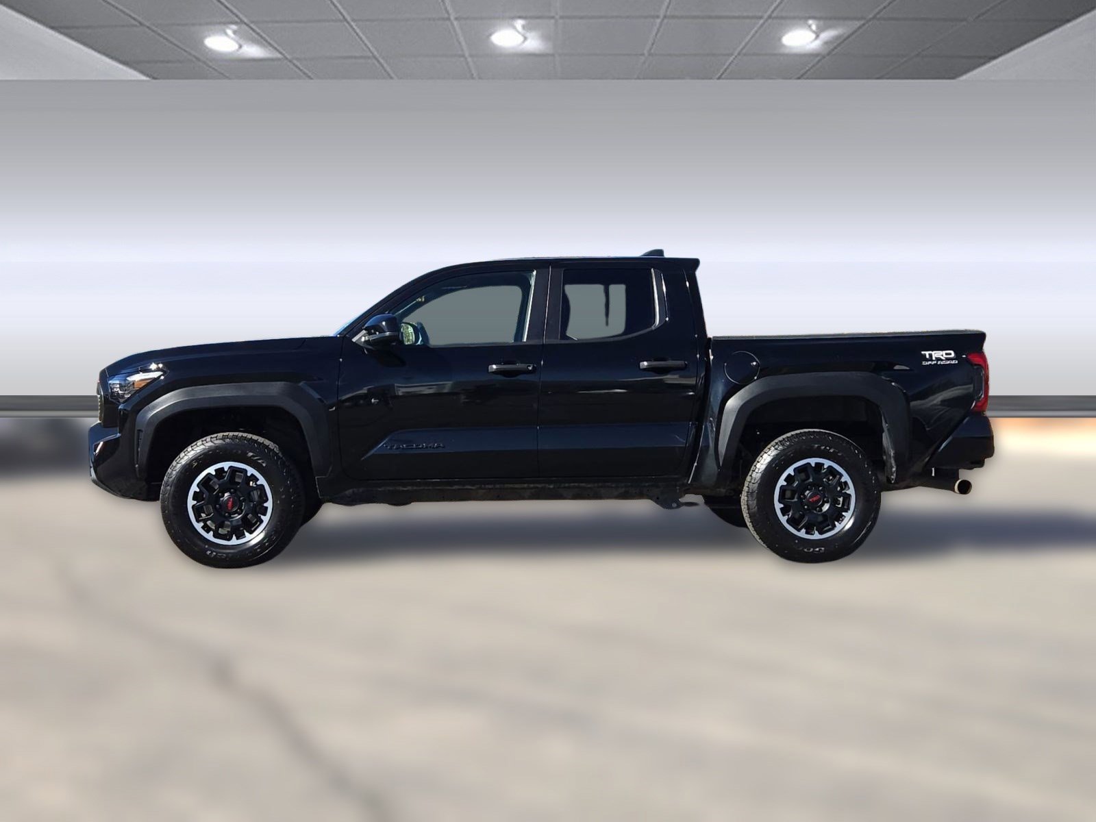 Used 2024 Toyota Tacoma TRD Off-Road image 2