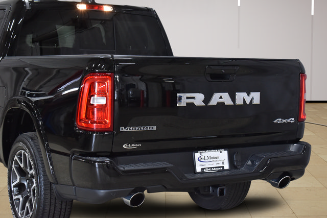 Used 2025 RAM 1500 Laramie w/ Sport Appearance Package AWD/4WD image 32