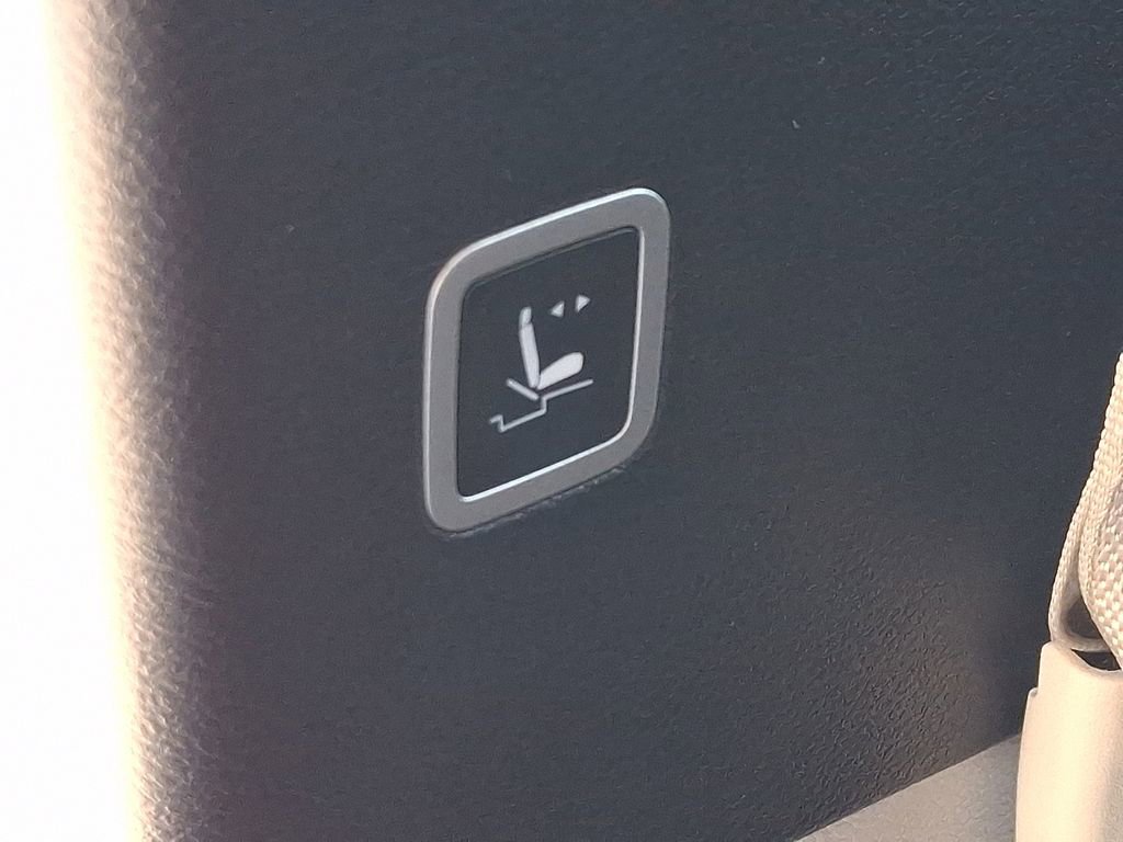 Used 2024 Chrysler Pacifica Limited image 14