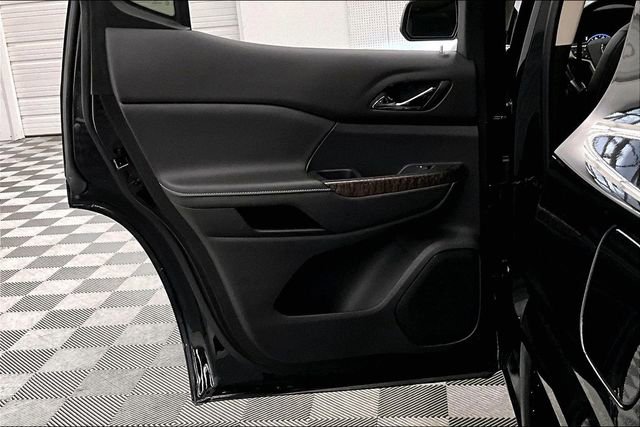 Used 2022 GMC Acadia Denali w/ GMC Pro Grade Package AWD/4WD image 23