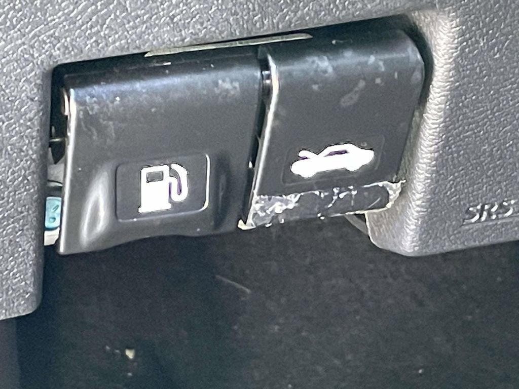 Used 2024 Nissan Kicks SV image 17