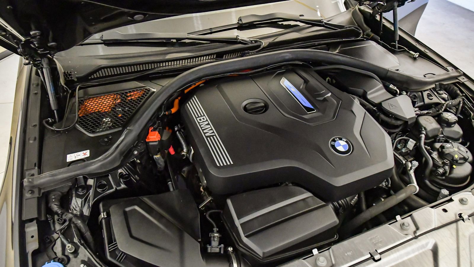 Certified 2023 BMW 330e xDrive w/ Premium Package image 26