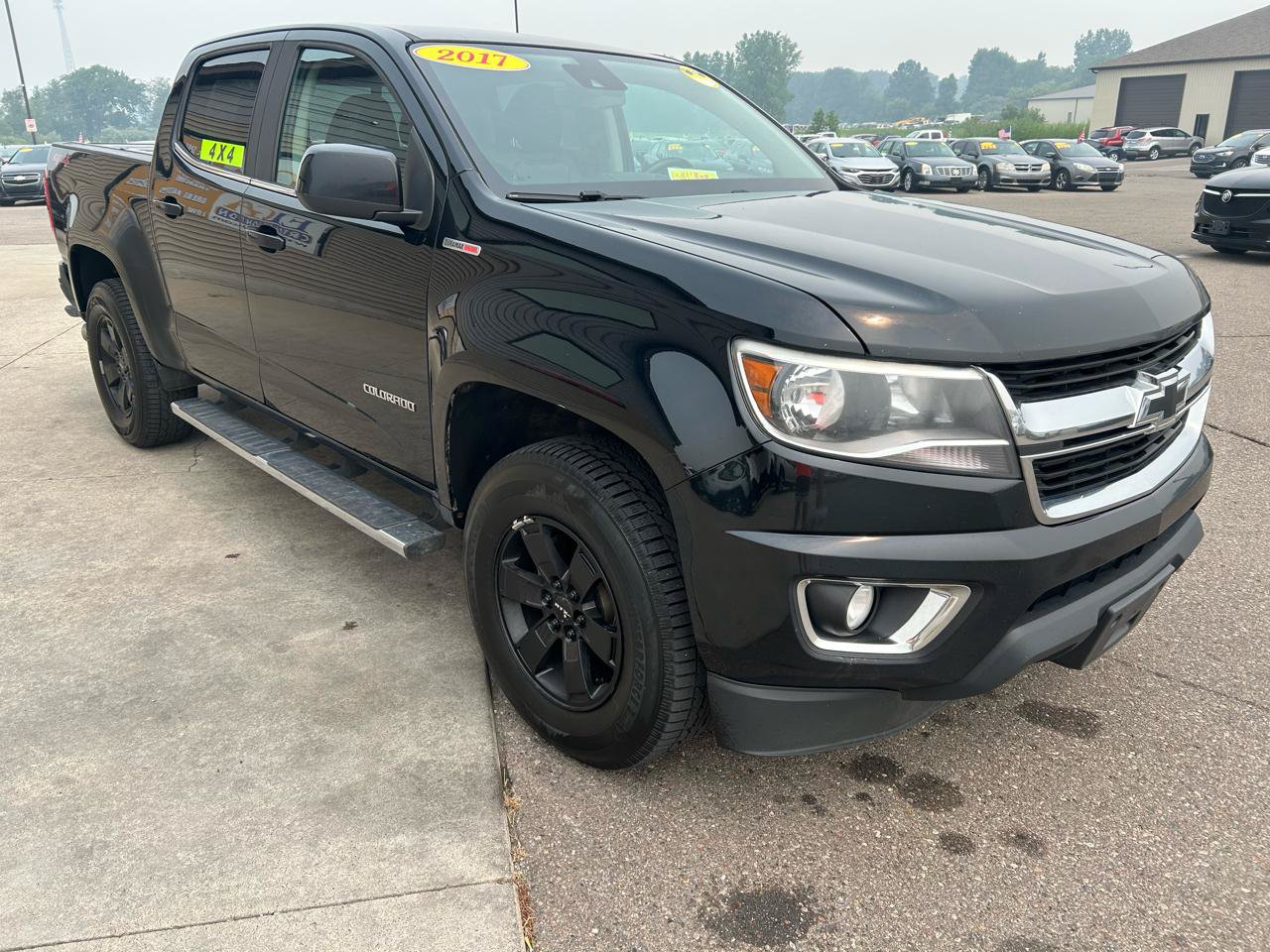 Used 2017 Chevrolet Colorado LT AWD/4WD image 3