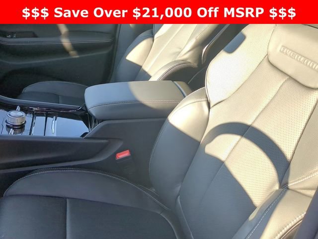 New 2024 Jeep Grand Cherokee Overland w/ Advanced Protech Group III image 22