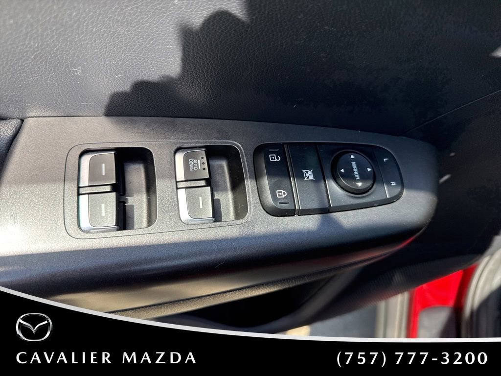 Used 2021 Kia Sportage LX image 9