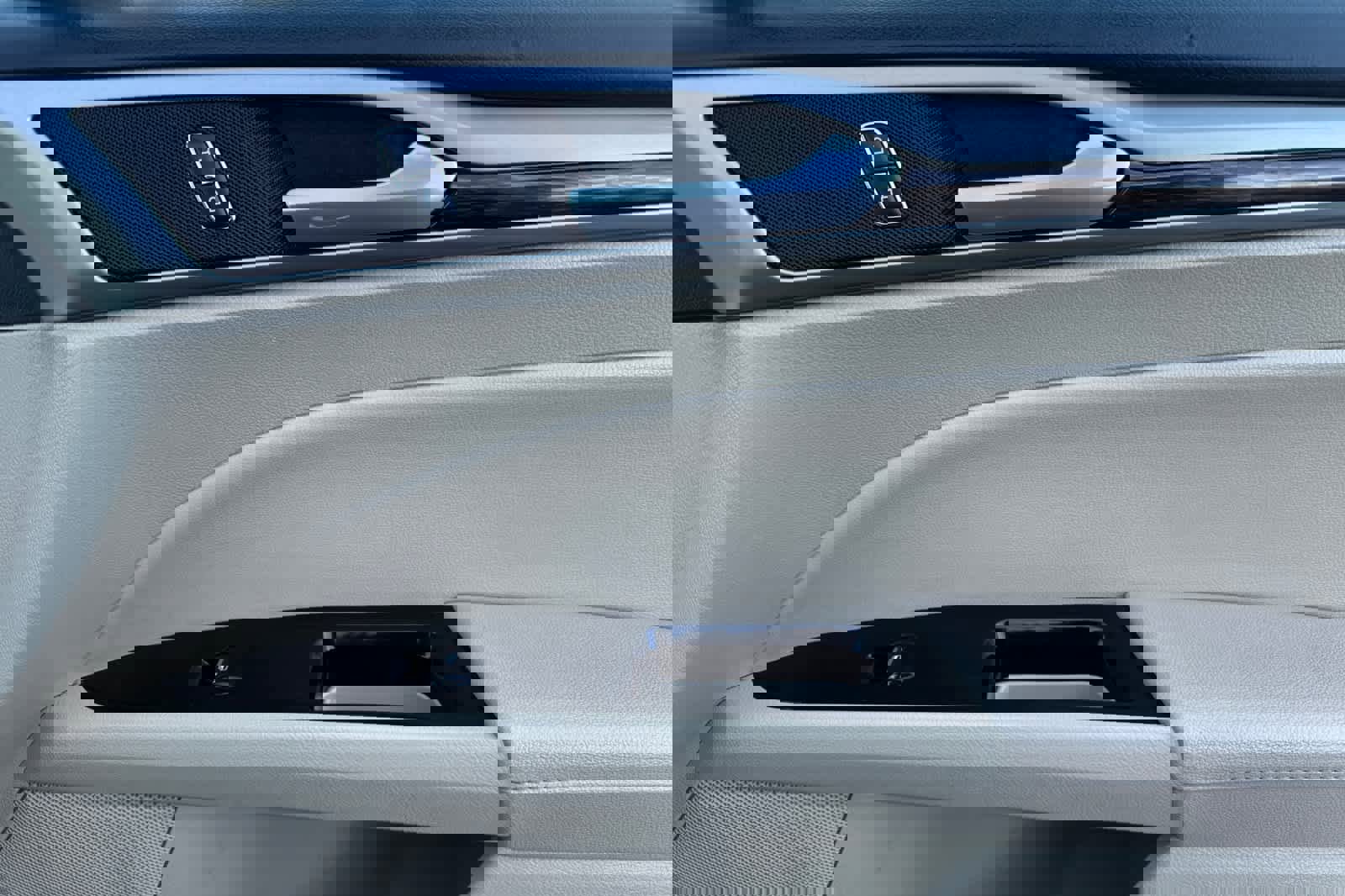 Used 2016 Ford Fusion Energi SE image 18