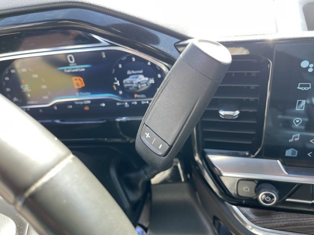 Used 2023 Chevrolet Silverado 1500 LT AWD/4WD image 19