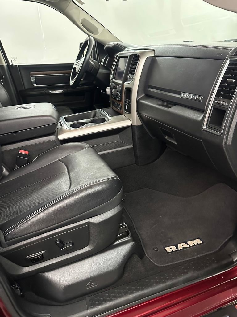 Used 2018 RAM 1500 Laramie w/ Convenience Group AWD/4WD image 42