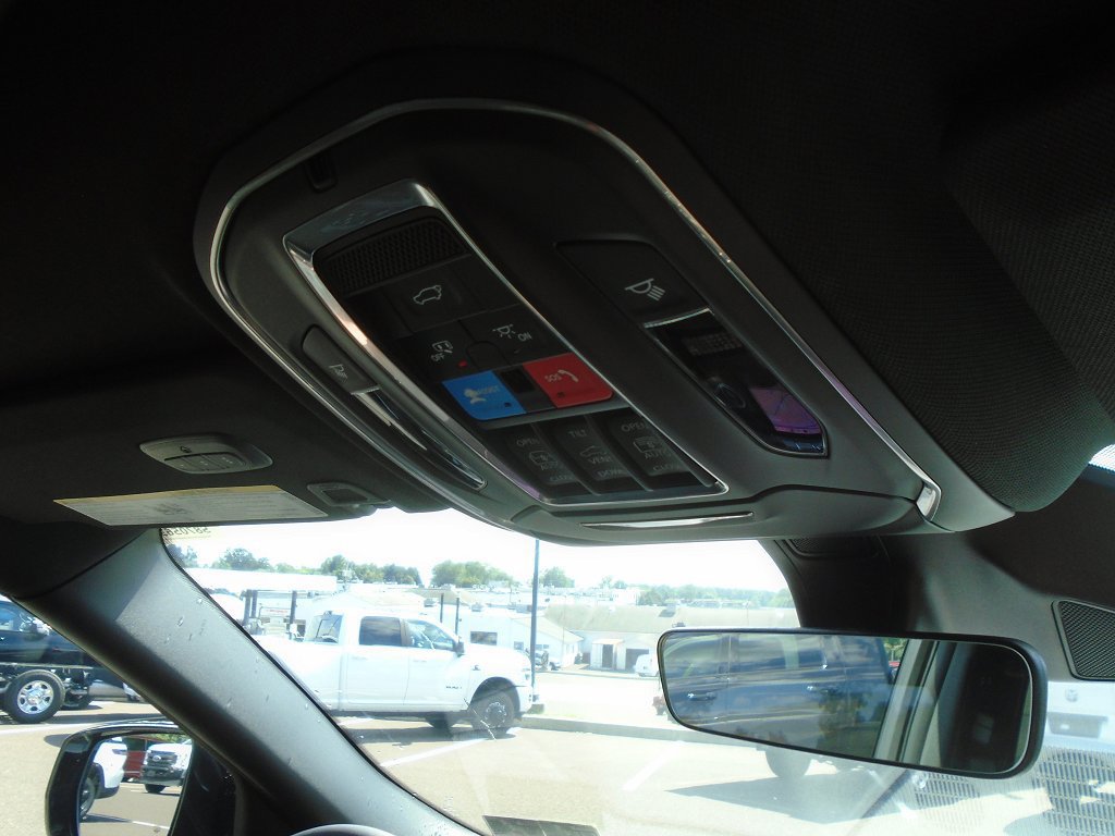 New 2025 Jeep Grand Cherokee Limited w/ Black Appearance Package AWD/4WD image 17