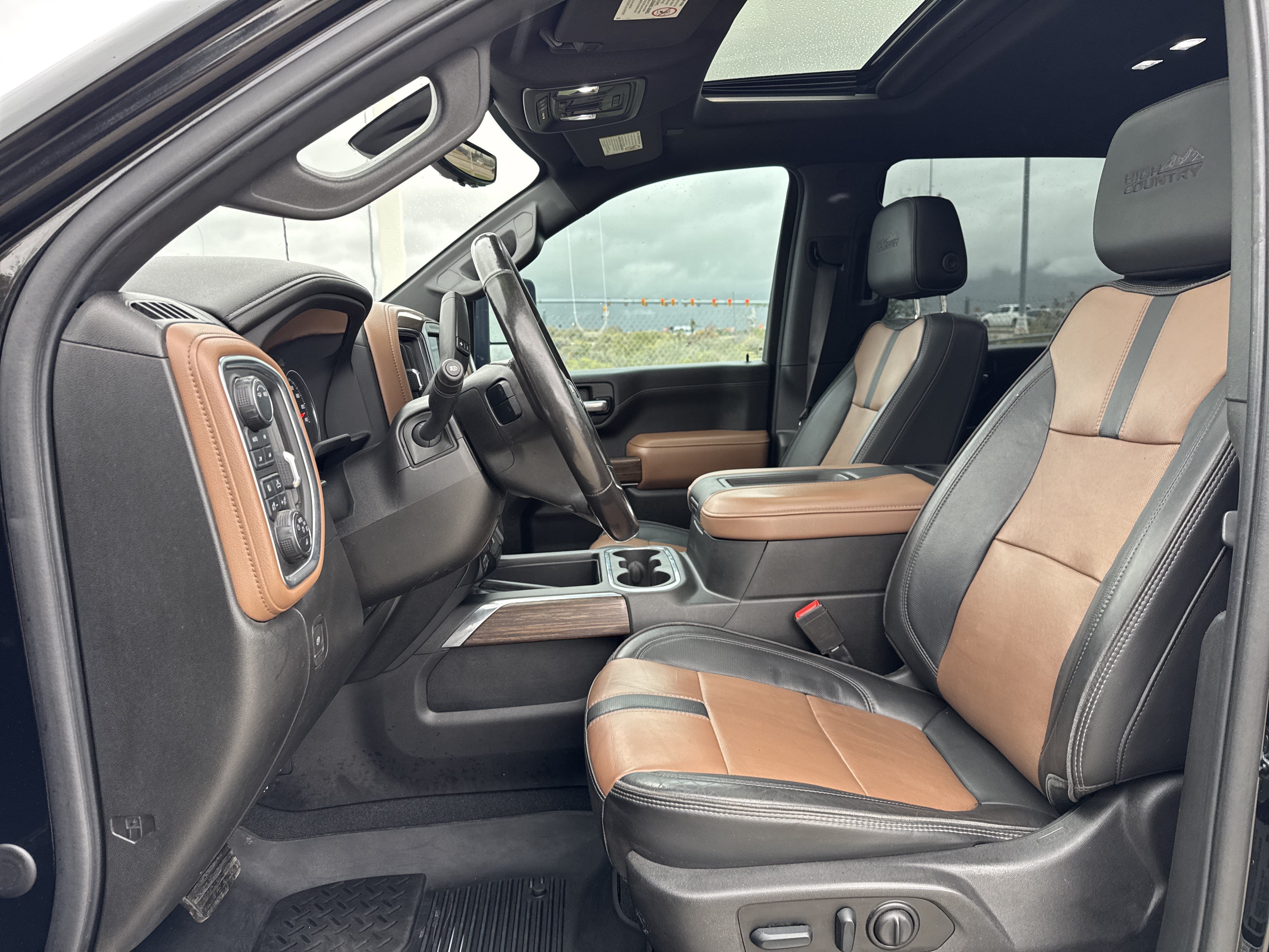Used 2022 Chevrolet Silverado 3500 High Country w/ Technology Package AWD/4WD image 14