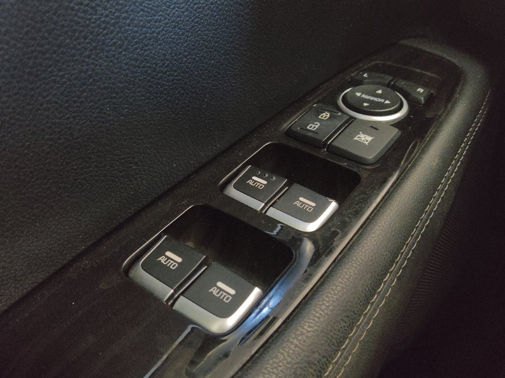 Used 2020 Kia Sorento LX FWD image 27