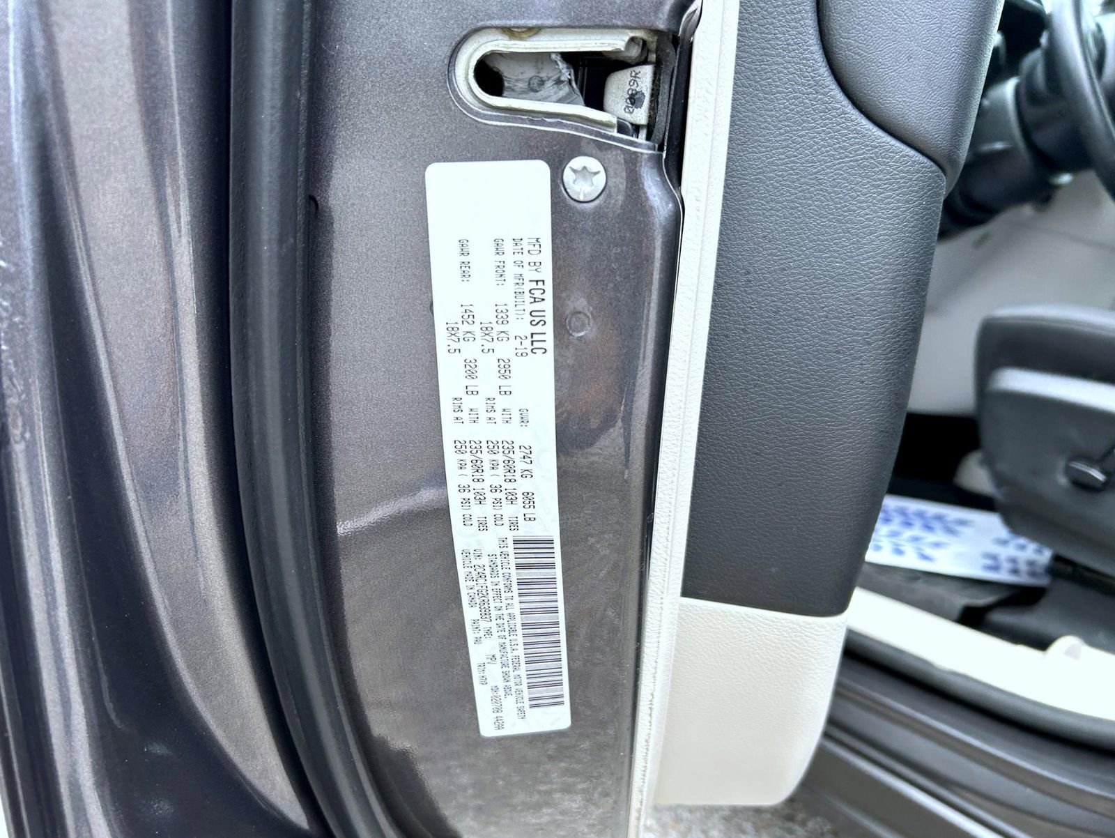 Used 2019 Chrysler Pacifica Touring Plus w/ Tire & Wheel Group FWD image 26